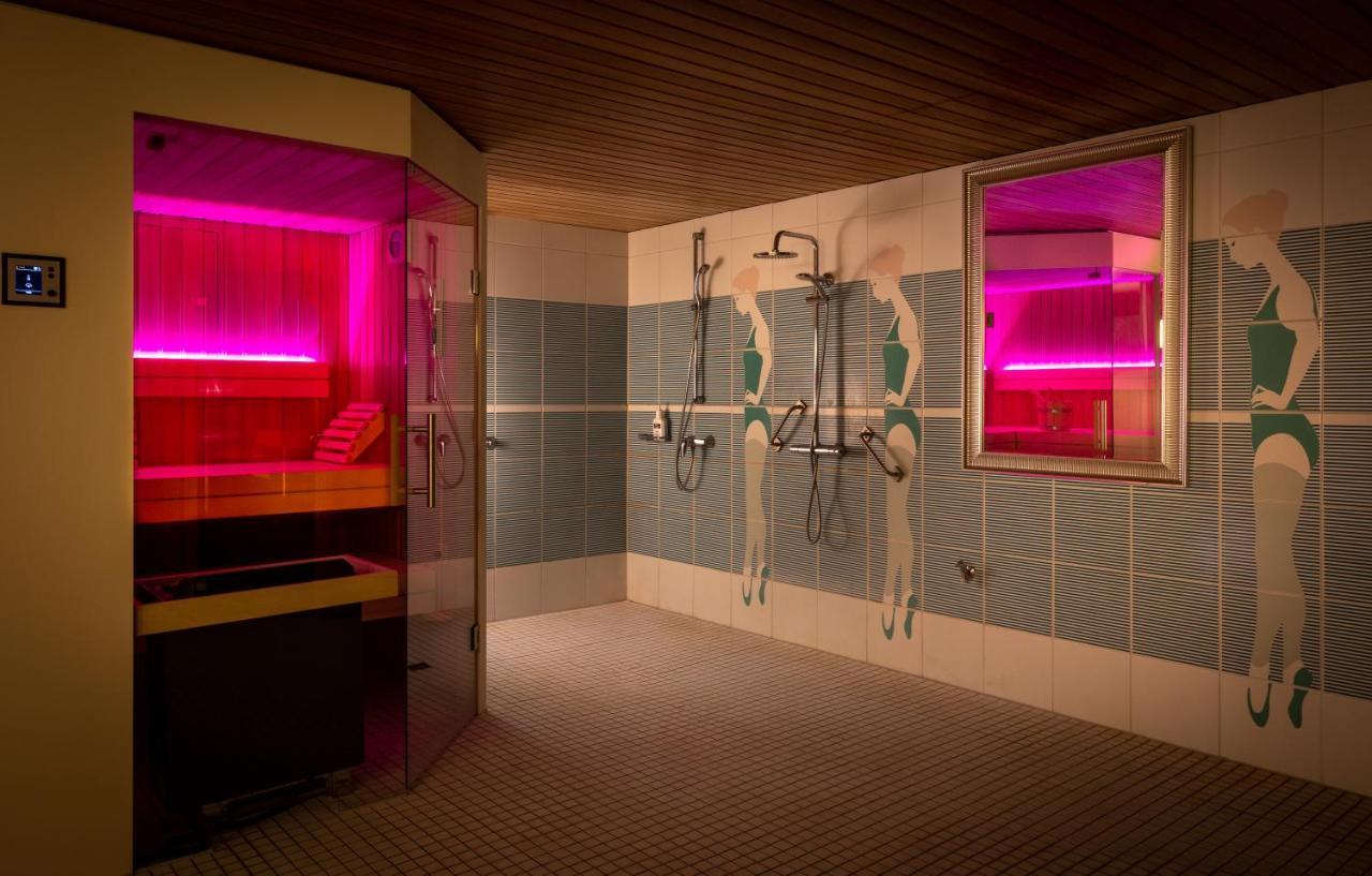 Hotel Am Kurpark Spaeth バート・ヴィンツハイム エクステリア 写真