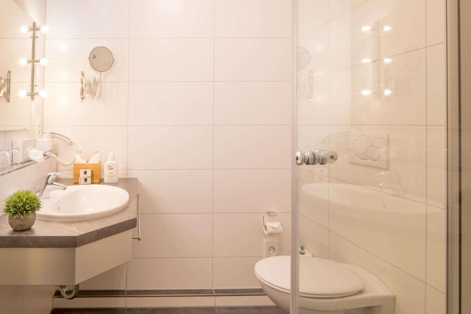 Hotel Am Kurpark Spaeth バート・ヴィンツハイム エクステリア 写真